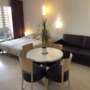 100 M Gare - 4 Places Avec Balcon 10mn Sanctuaire , Lourdes France