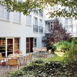 Adagio Montmartre 4*, Paris France